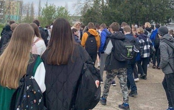 Соцмережі: У Криму заявили про  мінування всіх шкіл 