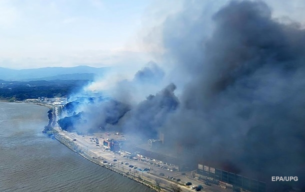 У Південній Кореї виникла масштабна лісова пожежа