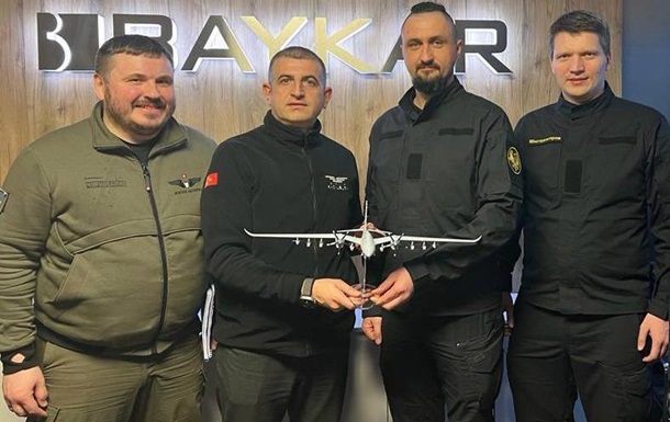 Україна підписала три угоди з виробником Bayraktar