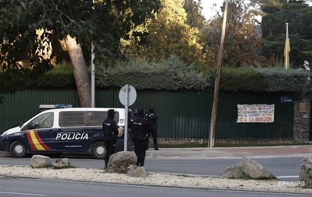 В Іспанії звільнили з-під варти відправника листів із вибухівкою