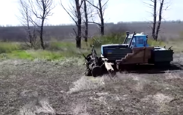 Безпілотний трактор. Як в Україні засівають заміновані поля