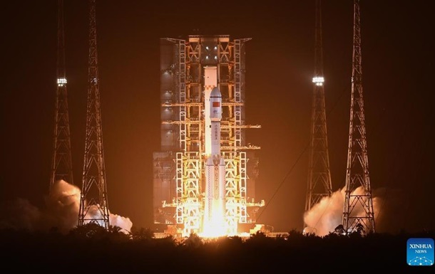 Китай успішно запустив новий космічний корабель