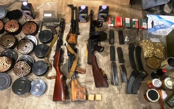 На Харківщині викрили схему онлайн-продажу зброї