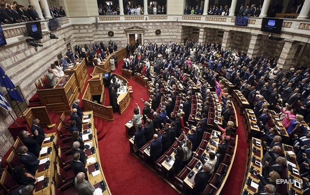 Президент Греції розпустила  дводенний  парламент