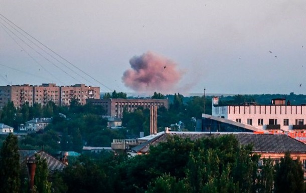 У Донецьку прогриміли чотири вибухи - ЗМІ