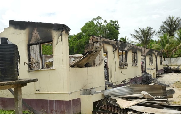 У Гаяні школярка підпалила гуртожиток, 19 жертв