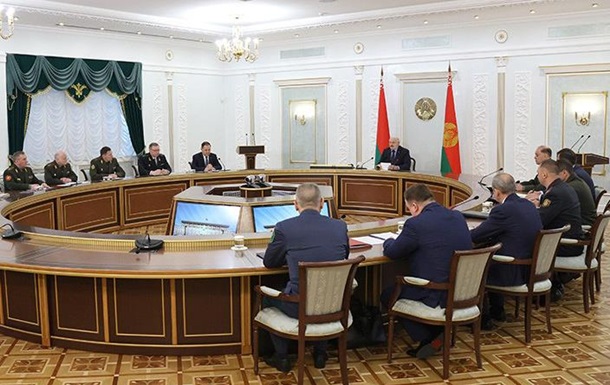 В РБ заговорили про  загострення ситуації : Лукашенко зібрав силовиків