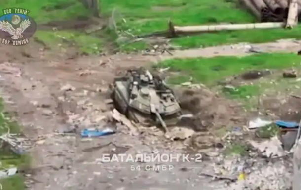 ЗСУ з повітря знищили найдорожчий російський танк