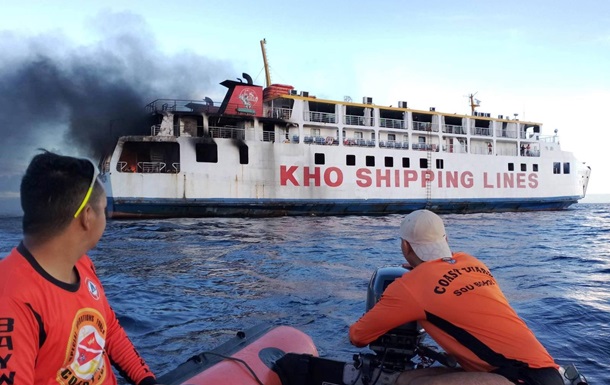 На Філіппінах загорівся паром зі 120 пасажирами на борту