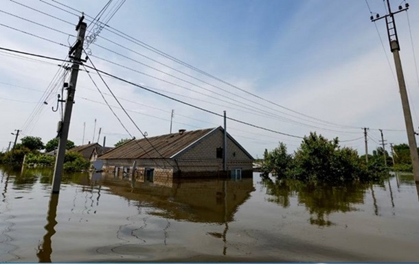 Росіяни мародерять у затоплених села Херсонщини - ЦНС