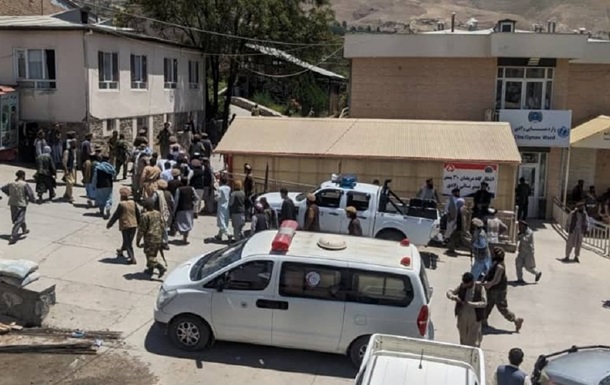В Афганістані пролунав вибух у мечеті, загинули не менше 11 людей