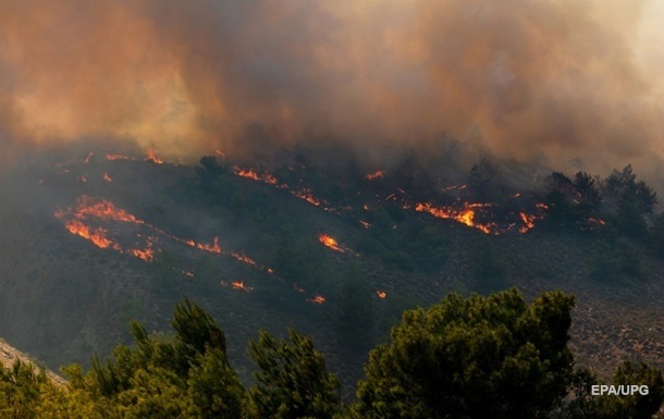 Лісові пожежі у Греції: знайдено 18 обгорілих тіл