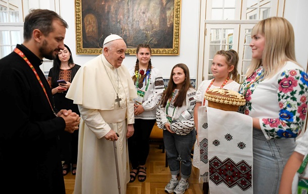 Папа Римський помолився з українською молоддю