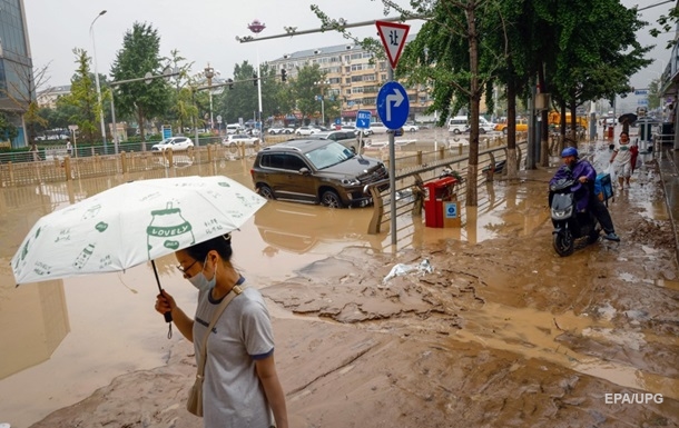 У Пекіні через сильні зливи загинули 11 людей