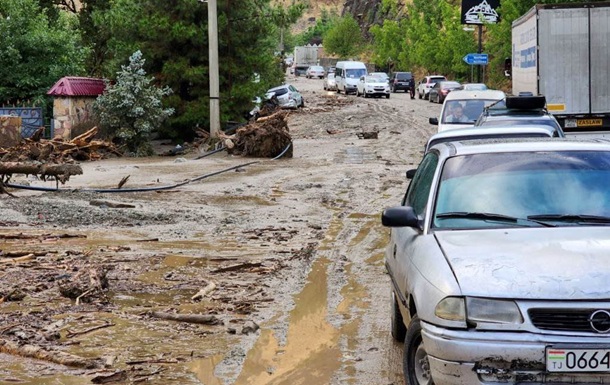 Зливи у ​​Таджикистані забрали життя 13 людей 