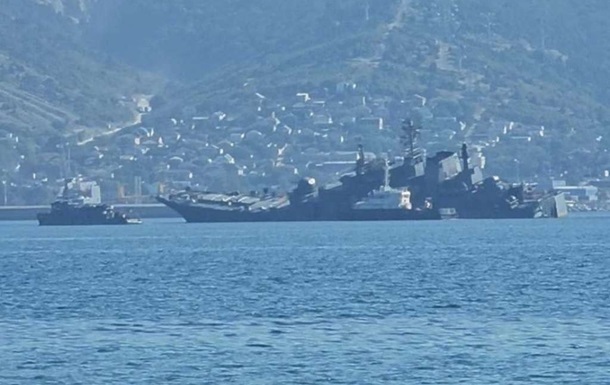 З явилося нове фото підбитого російського корабля