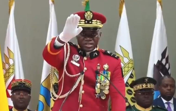 Лідер військової хунти Габону став президентом країни