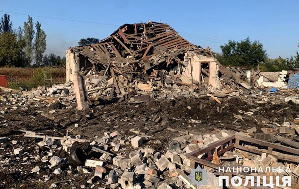 Руйнування та поранені: поліція показала наслідки обстрілу Донеччини