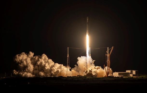 SpaceX запустила другу за тиждень групу супутників Starlink