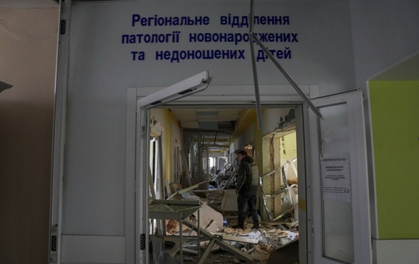У лікарнях Маріуполя росіяни закрили всі дитячі відділення - мерія