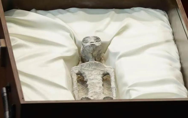 В Конгресі Мексики показали мумії  інопланетян 
