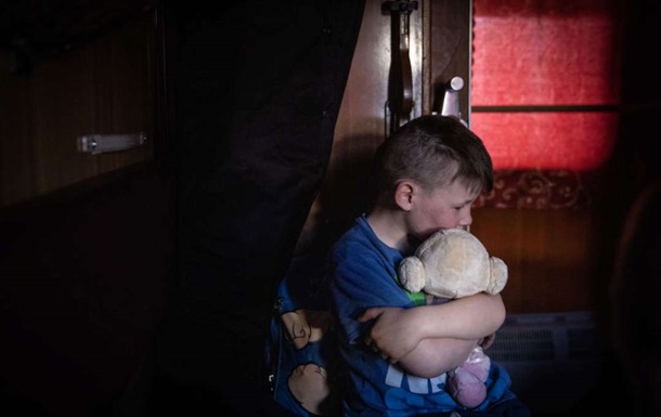 В РФ всиновили сотні дітей з України - Лубінець