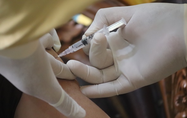 Вакцинацію проти COVID-19 в Україні можуть зробити обов язкою