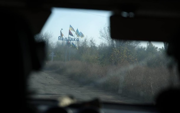 Росіяни намагаються перерізати дорогу до Авдіївки