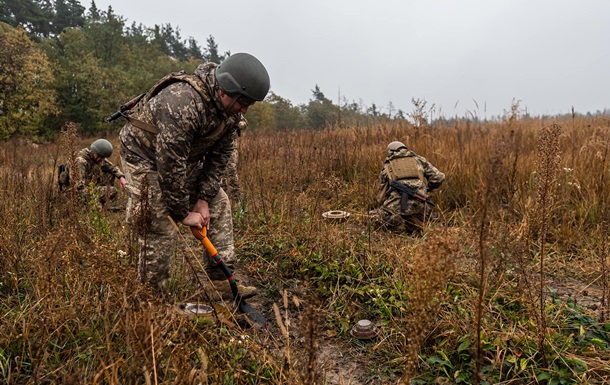Українські військові мінують частину кордону на півночі України