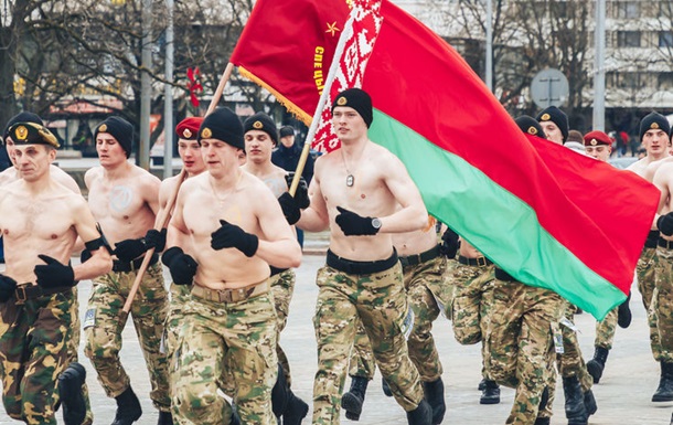 Білорусь і РФ вкотре продовжили спільні військові навчання 