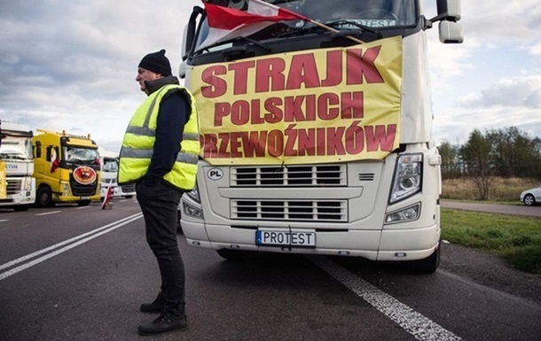 Блокування кордону: до польських перевізників знову долучаться фермери