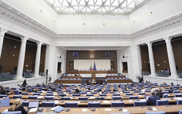 Болгарський парламент ратифікував угоду про постачання Україні БТРів