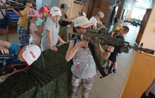 Кремль наказав посилити  промивку мізків  дітям на ТОТ - ЦНС