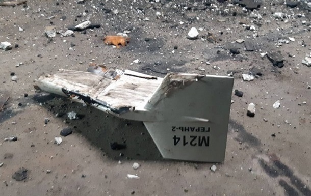 На Хмельниччині уламки збитого дрона впали на територію колишнього заводу