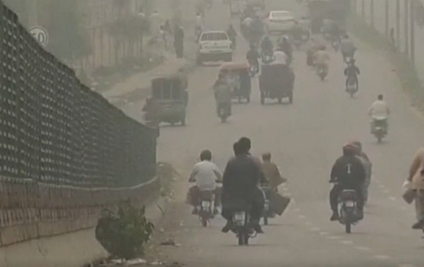 Пакистанське місто накрив отруйний смог