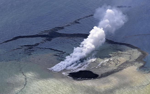 Поблизу Японії після підводного виверження вулкана утворився новий острів
