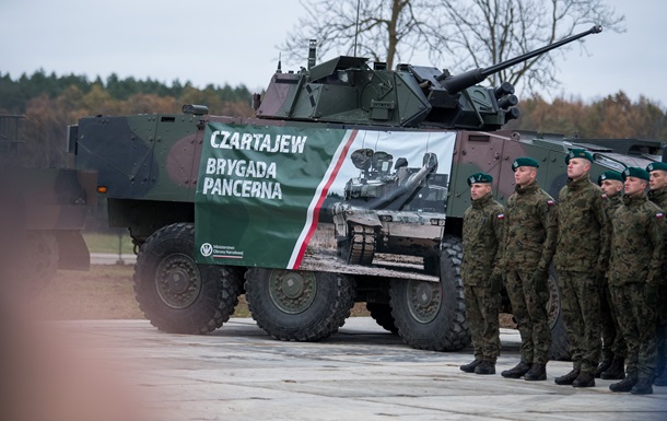 Польща на кордоні з Білоруссю поставила танки