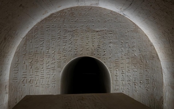 В Єгипті розкопали прикрашену гробницю раніше невідомої історичної постаті