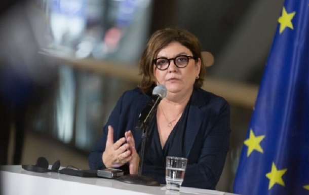Єврокомісар попередила Польщу про  наслідки  блокування кордону з Україною