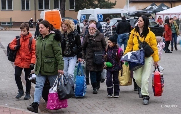 Болгарія продовжила програму підтримки українських біженців до квітня