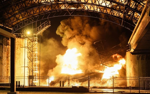 У Донецьку атакована нафтобаза, спалахнула пожежа