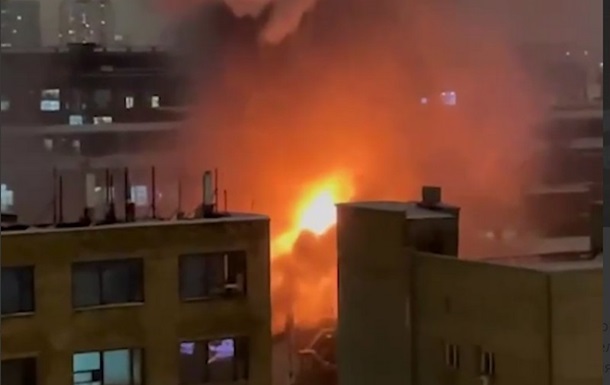 У Москві в центрі міста загорівся завод 