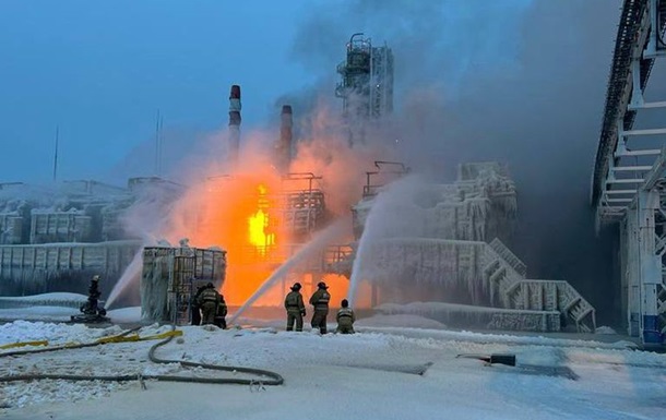 Атака БПЛА зупинила роботу заводу Новатек в Росії