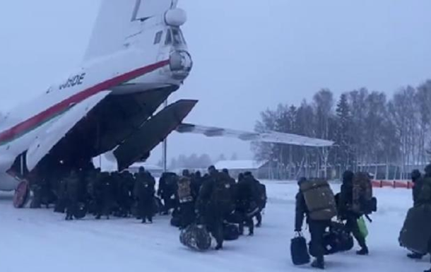 Білоруських військових відправили на навчання до РФ 