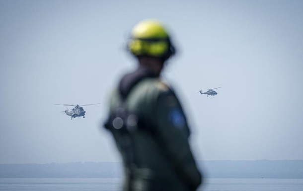 ФРН передала Україні гелікоптери і ракети для ППО