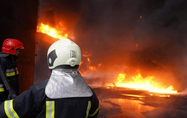 Удар по Харкову: є влучання та поранені, у місті пожежі