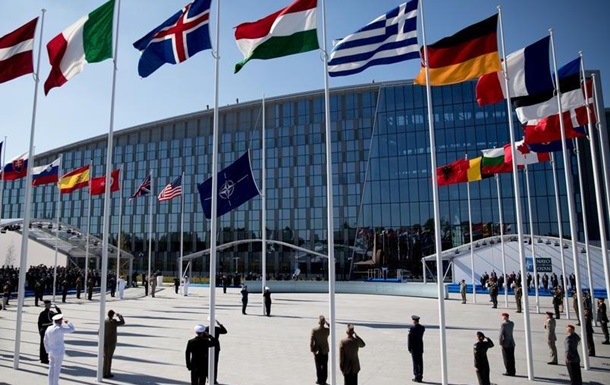 Глави МЗС країн НАТО зустрінуться в Брюсселі