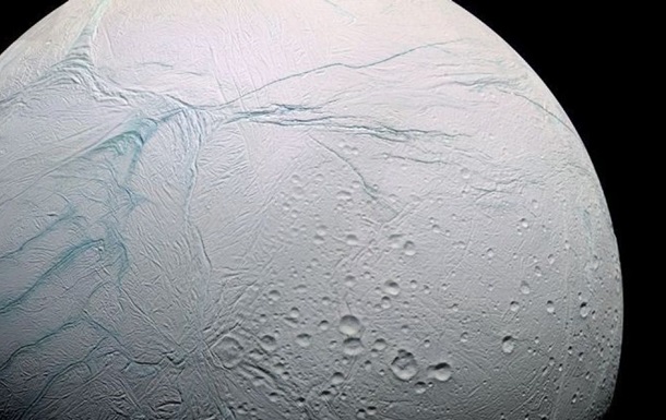 Під кригою супутника Сатурна знайдено океан