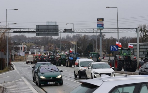 Поляки блокуватимуть вивантаження агропродукції з України на станції Ізов