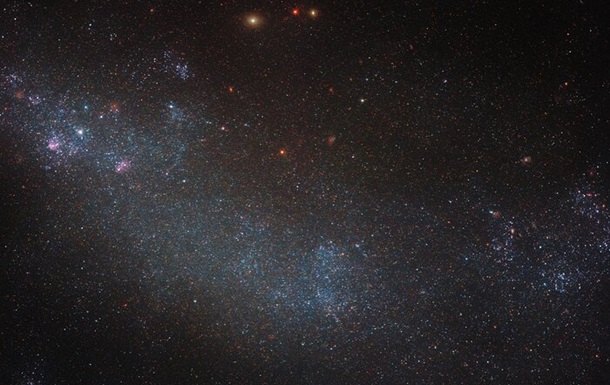Телескоп Hubble сфотографував галактику розташовану в сузір ї Фенікса
